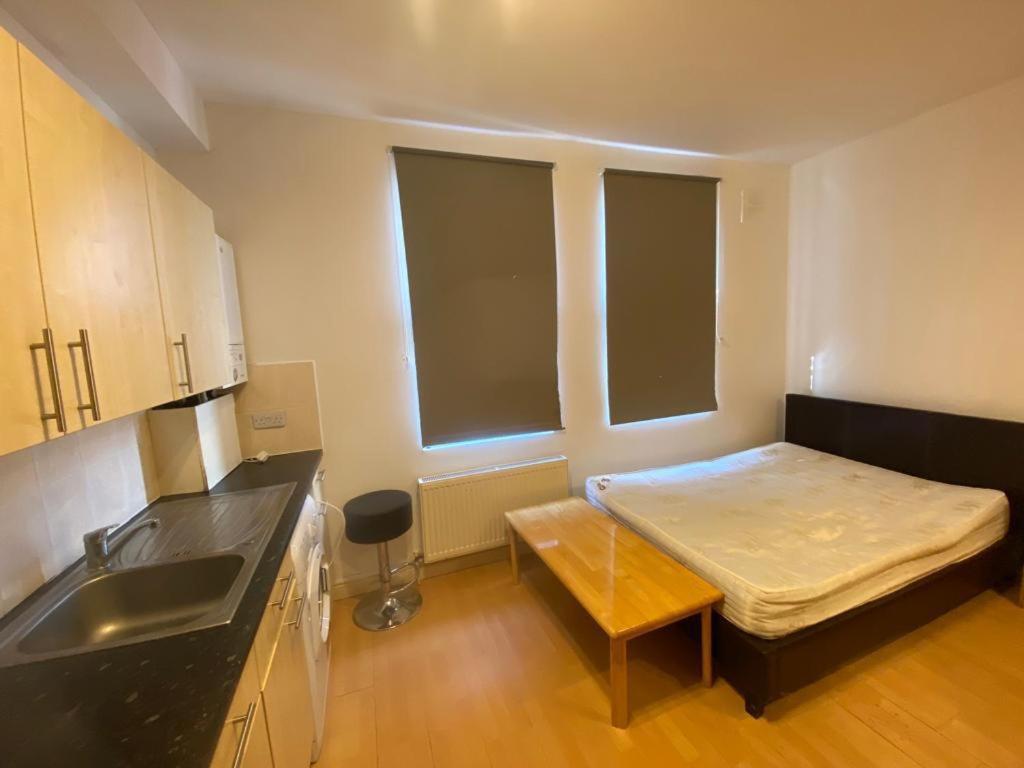 Golders Way Rooms Londres Exterior foto
